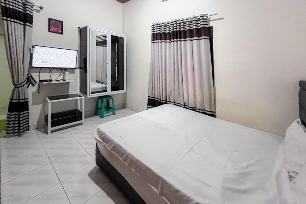 Kostel 99 Pangkal Pinang Redpartner Otel Dış mekan fotoğraf