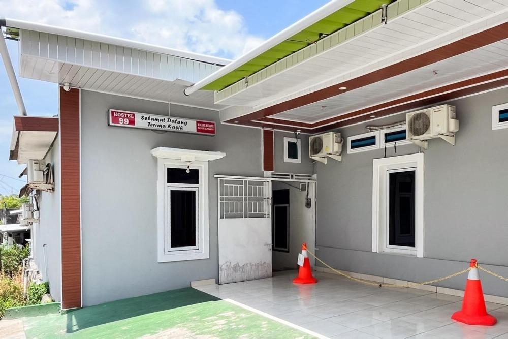 Kostel 99 Pangkal Pinang Redpartner Otel Dış mekan fotoğraf