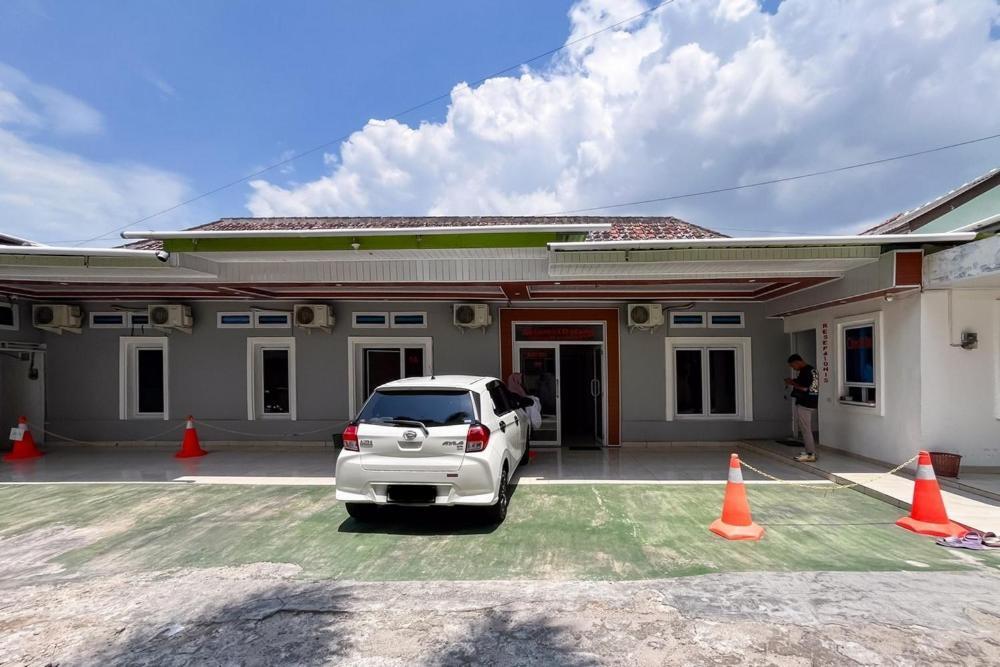 Kostel 99 Pangkal Pinang Redpartner Otel Dış mekan fotoğraf