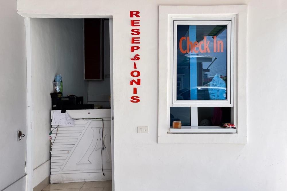 Kostel 99 Pangkal Pinang Redpartner Otel Dış mekan fotoğraf