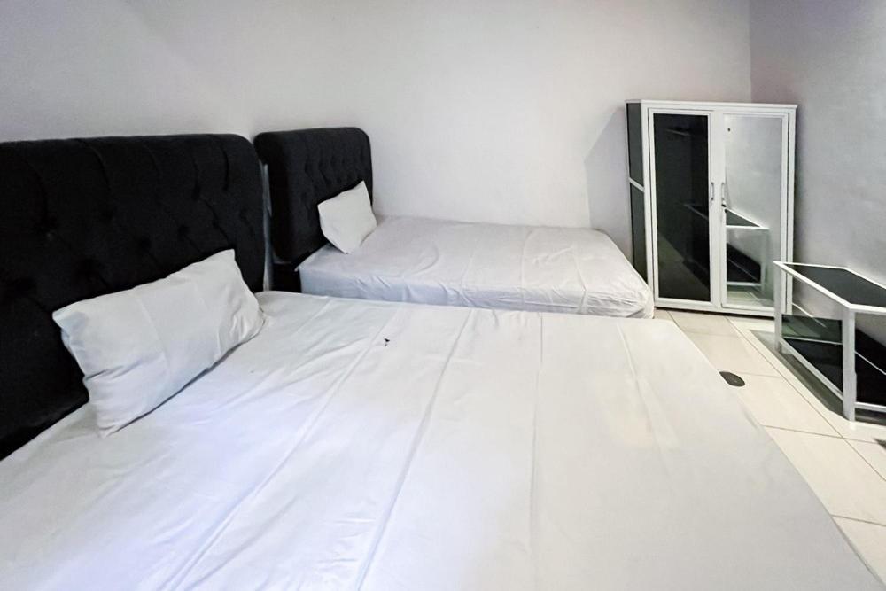Kostel 99 Pangkal Pinang Redpartner Otel Dış mekan fotoğraf