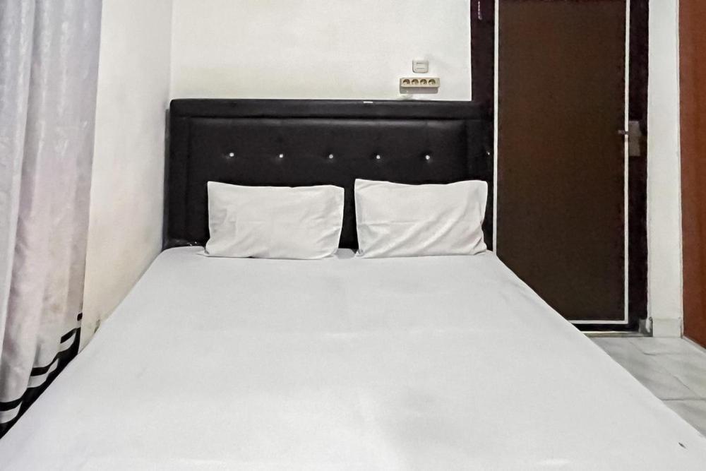 Kostel 99 Pangkal Pinang Redpartner Otel Dış mekan fotoğraf